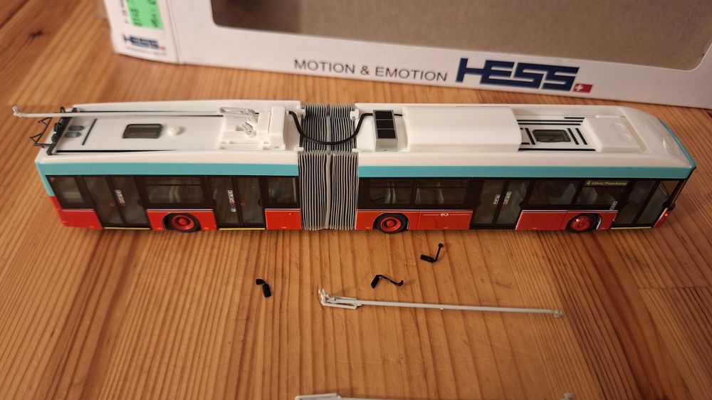 Hess SwissTrolley3 - Verkehrsbetriebe Biel 18141, Wagen 52, (Defekt) in ...