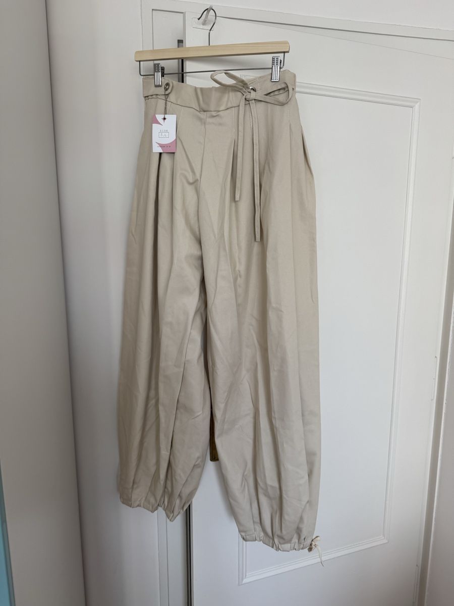 Pantaloni: Pantalon beige  – Nuovo e nell'imballaggio originale da Thônex venduto da emm_f5jb 1
