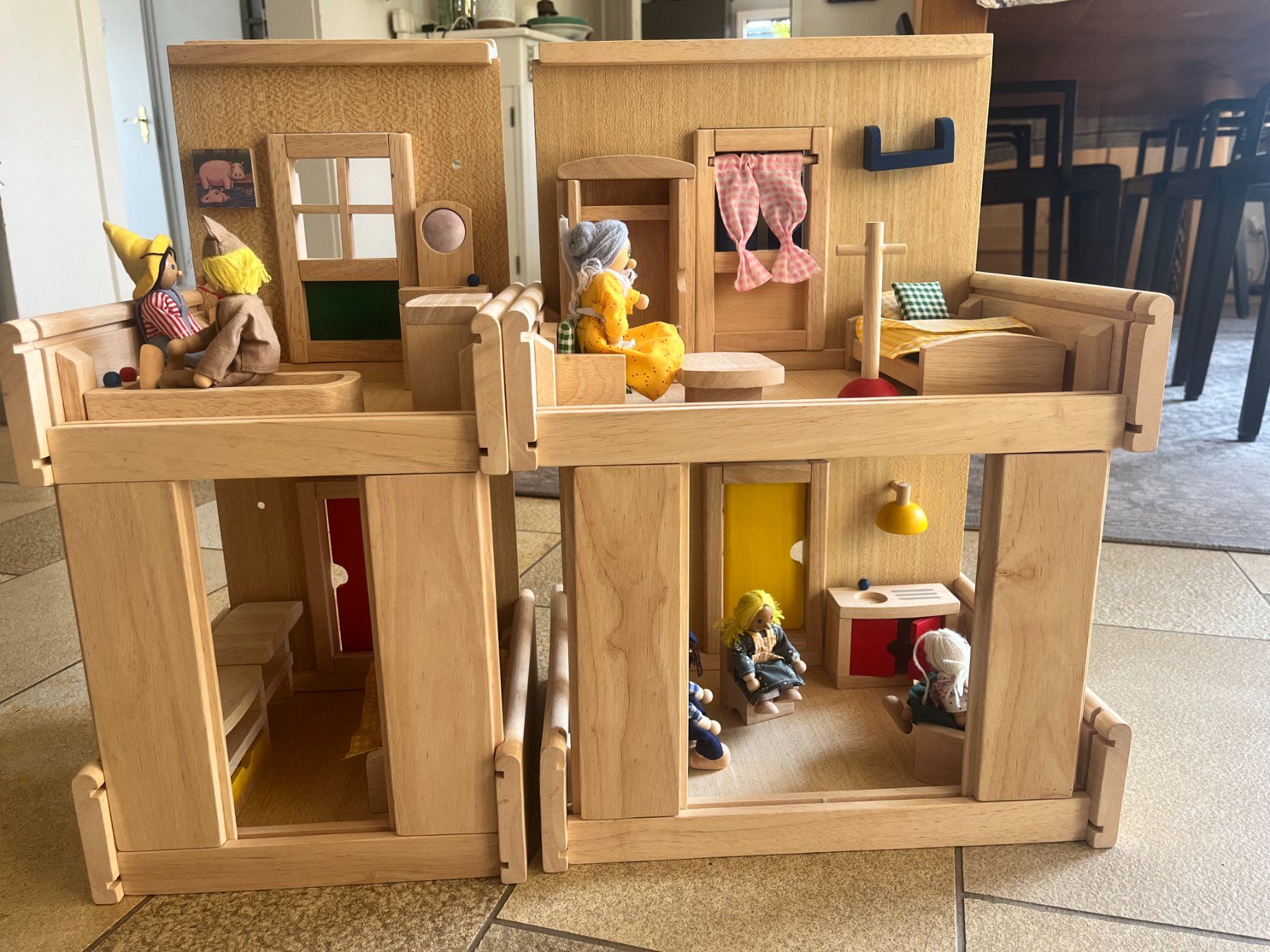 Giocattoli: Holziges Spielhaus – Usato da Thierachern venduto da lou_8l2x