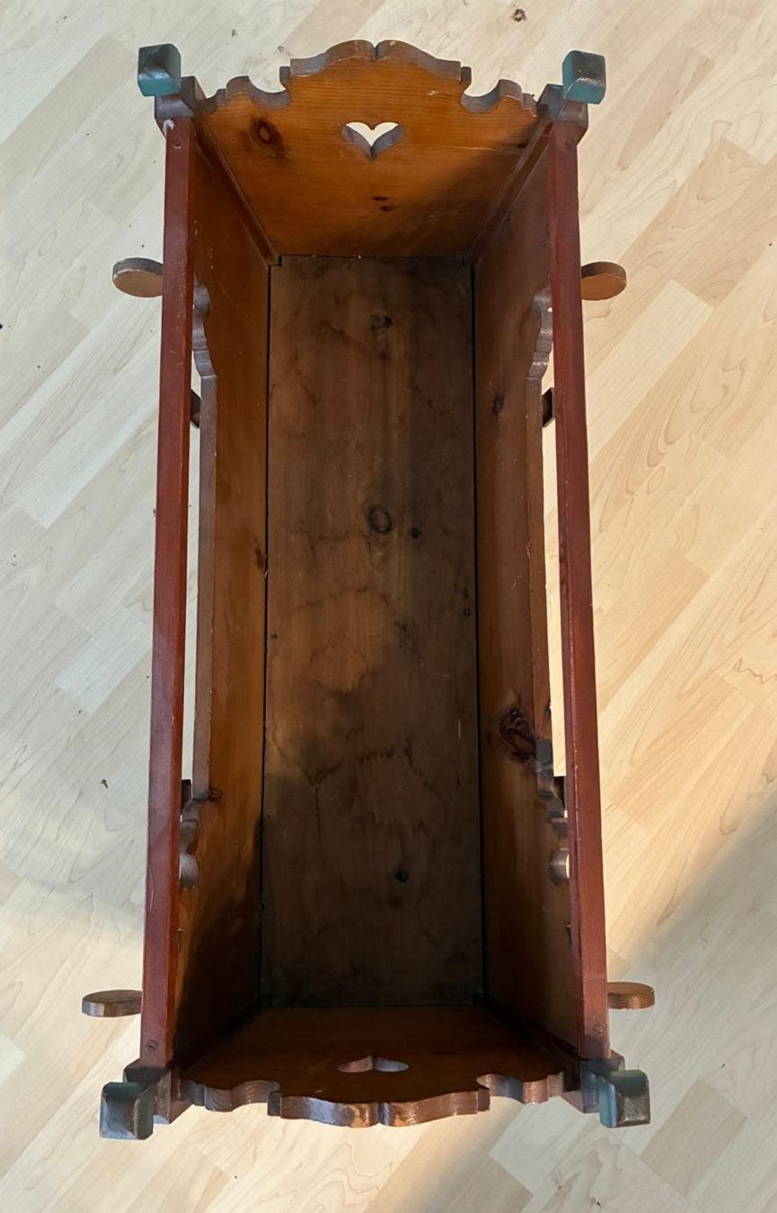 Articoli in legno: ALTE BAUERNWIEGE AUS HOLZ – Usato da Engelberg venduto da Childers 3