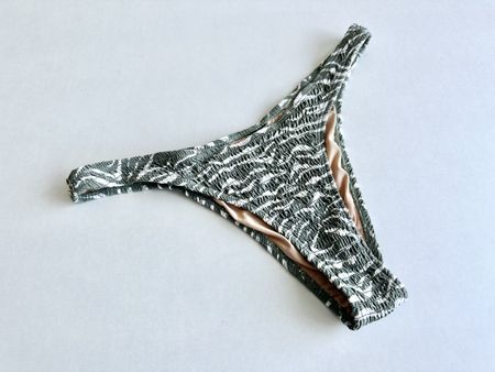 Brazilian Bikinihose in Khaki von Cotton On Body / Gr. S