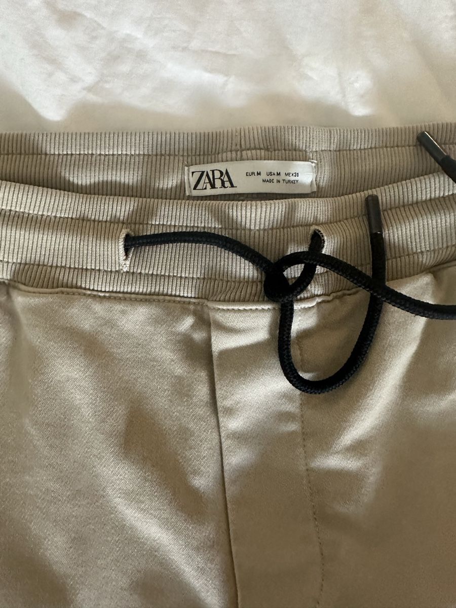 Zara Pantaloni: Zara beige Hose M – Usato da Zürich venduto da car_68nt 1