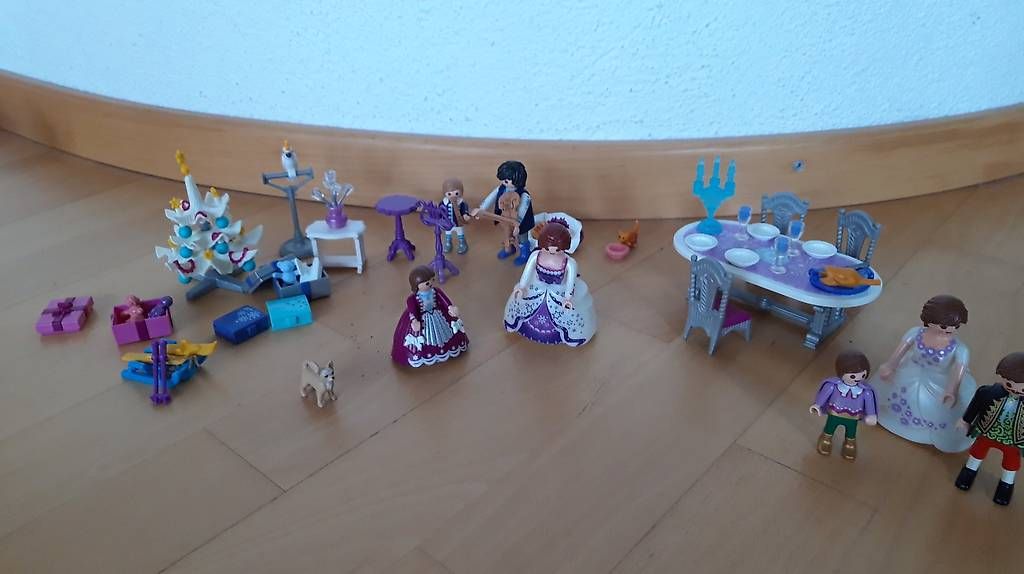 Playmobil Giocattoli: Playmobil 9485 Weihnachtsball – Usato da Steckborn venduto da Kejoel