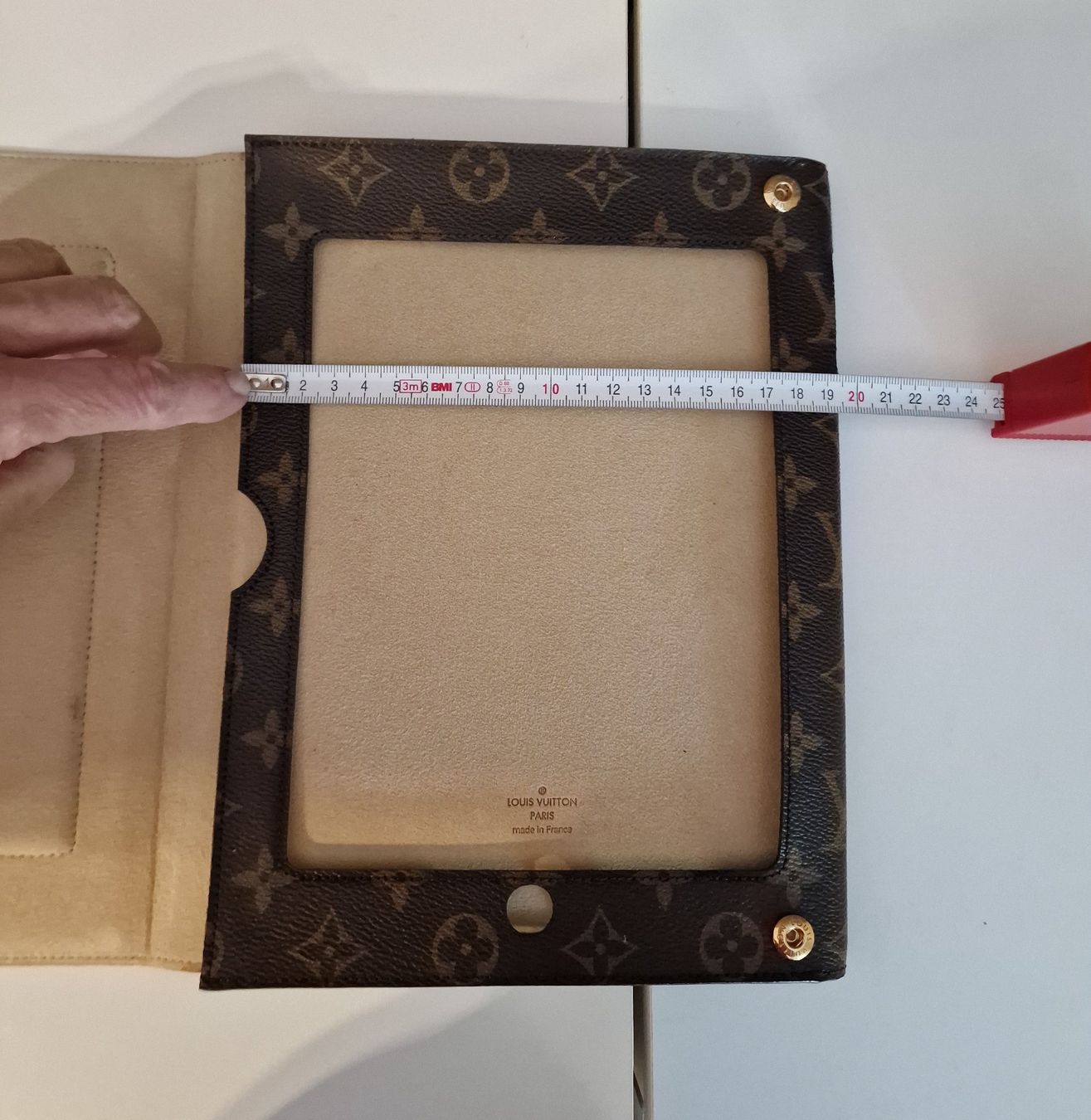 Louis Vuitton Covers & Borse: Louis Vuitton Tablet Schutzhülle – Usato da Münchenstein venduto da strolch001 2