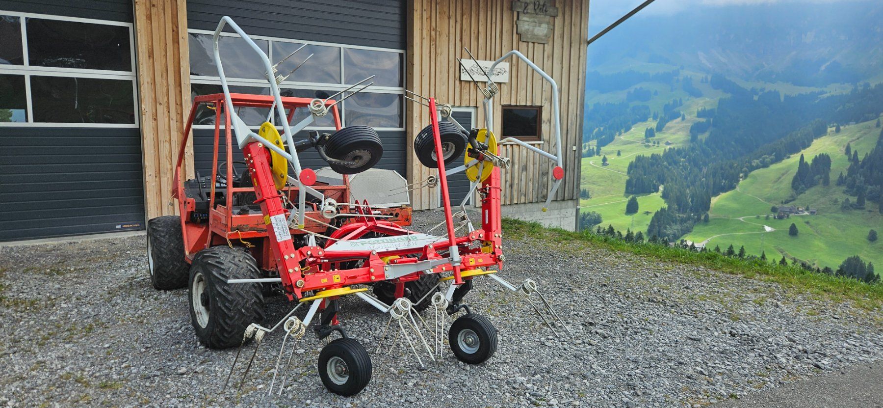 Tutte le macchine: Pöttinger Kreiselheuer Hit4.4H – Usato da Schangnau venduto da retu89