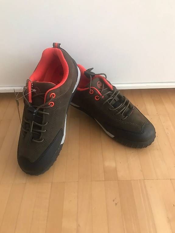 Scarpe per ragazzi: Neu. Kinderschuhe. Schuhe Gr.32 – Usato da Aesch BL venduto da drFrodo