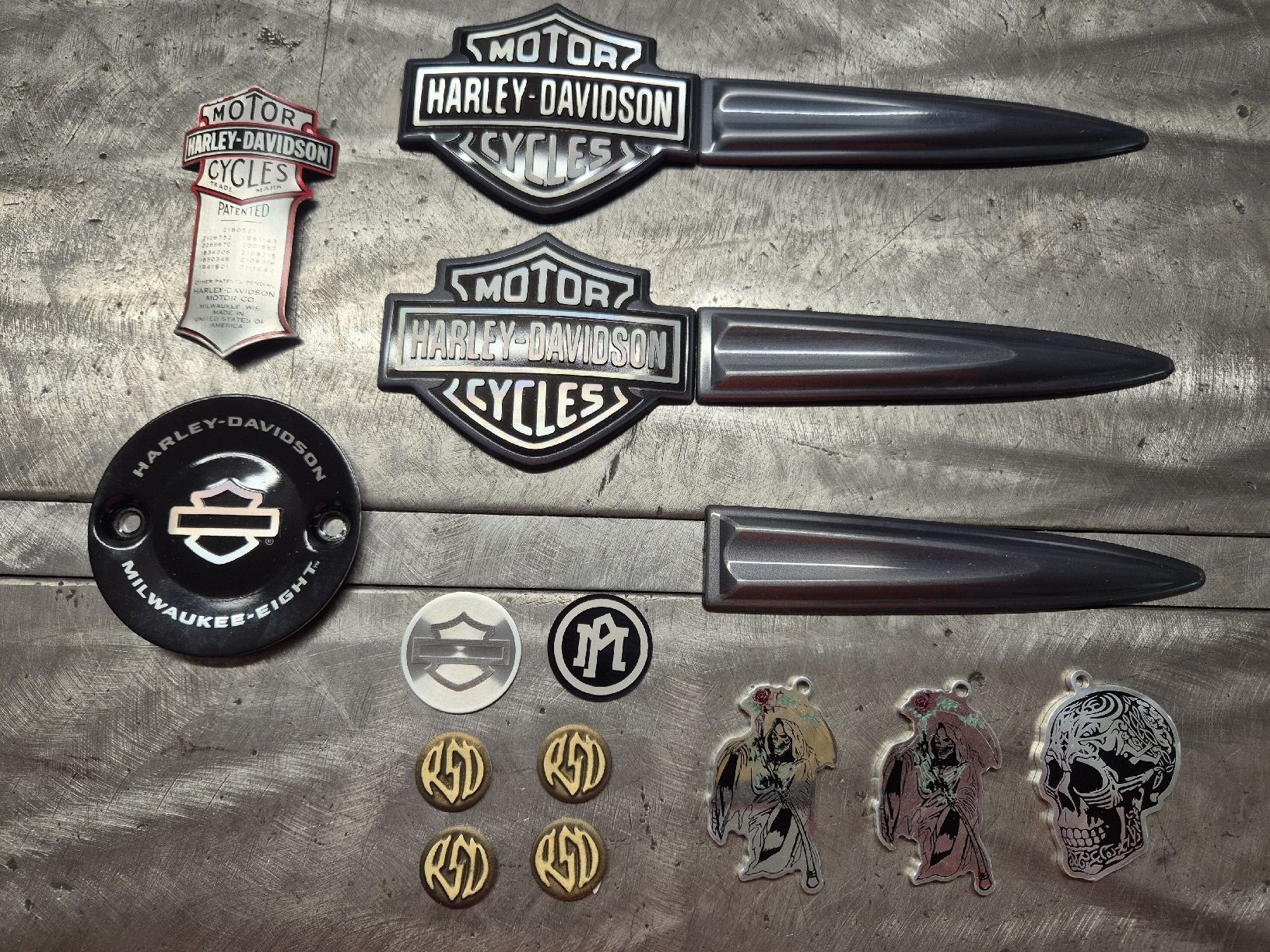 Harley-Davidson Tutti i ricambio per moto: Logos  Harley Davidson  – Usato da Le Locle venduto da CHEGUA