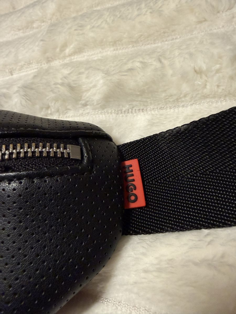 Hugo Boss Borse: Sac Banane Hugo Boss noir – Nuovo (secondo la descrizione) da Bussigny venduto da nan_nw9d 2