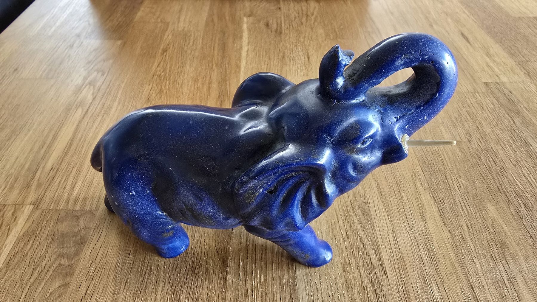 Figuren: Elefant aus Lapislazuli – Gebraucht aus Triesen von Vanlie