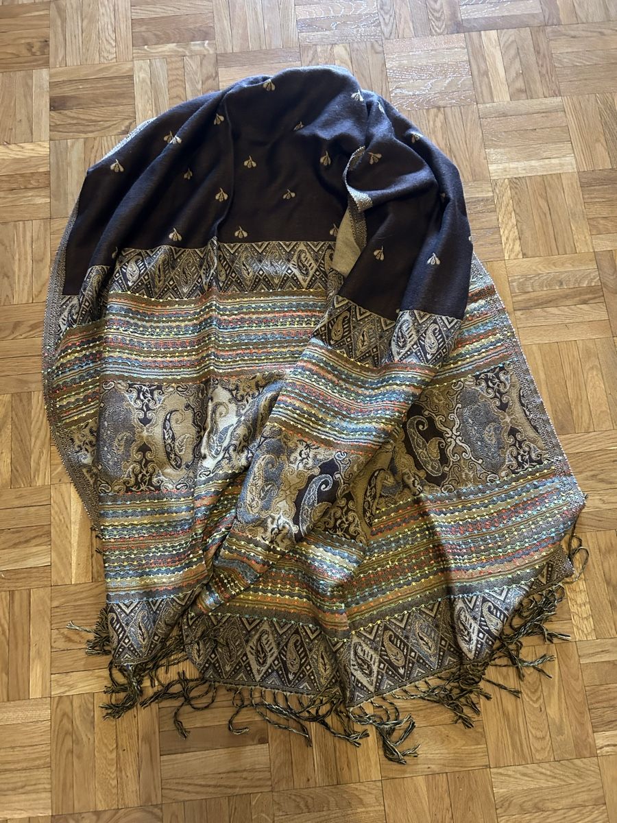 Foulards & écharpes: Pashmina – D'occasion à Vufflens-la-Ville par newlifegva