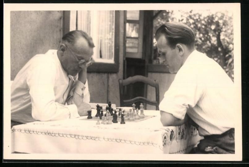 Fotografie & Manifesti: Fotografie Schach - Chess, Männer nachd – Usato da Berlin venduto da bartko-reher