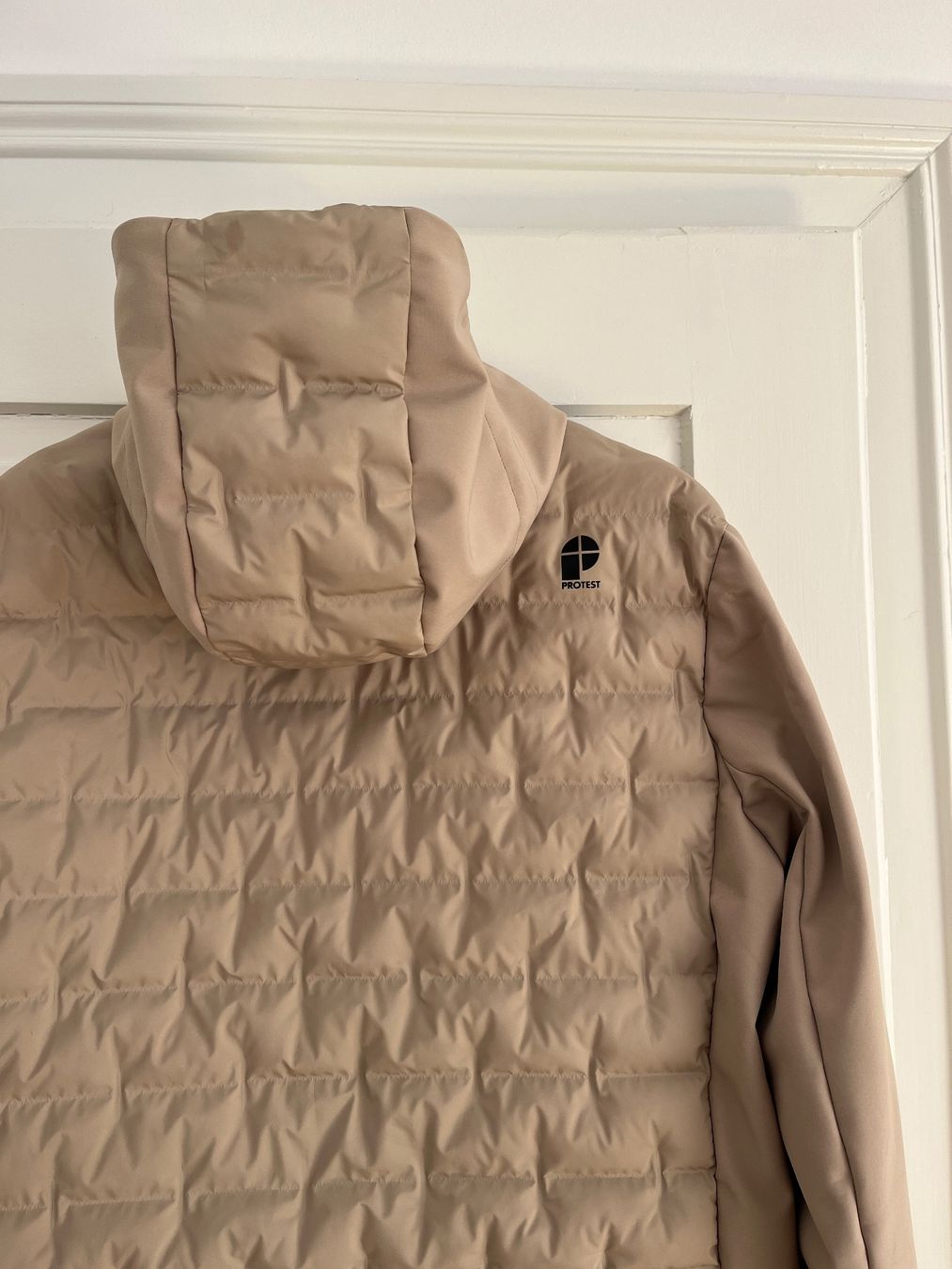 Protest Giacche: Protest Herren Jacke beige L halb Daunen – Usato da Zürich venduto da bretxo 4