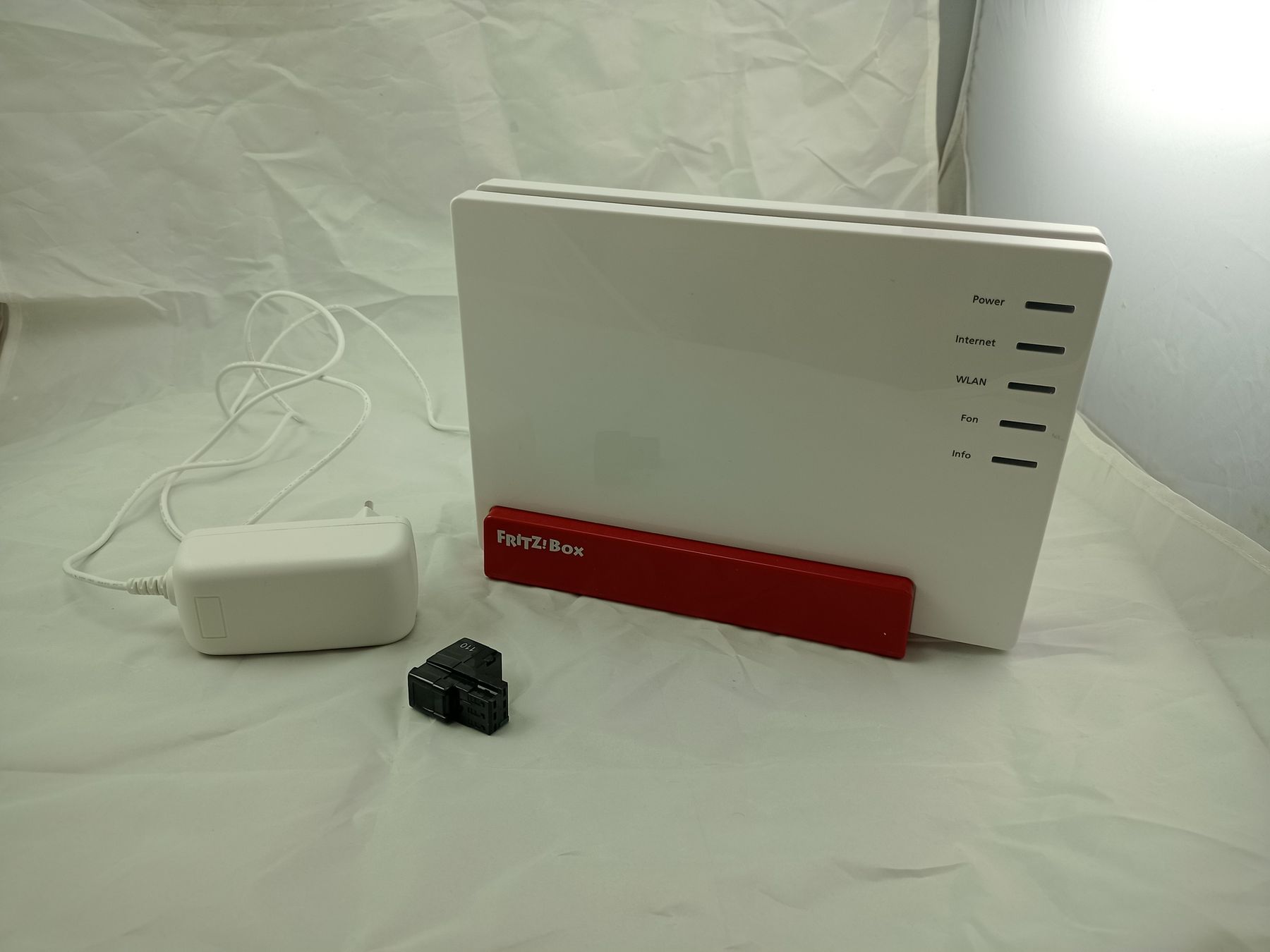 Modem & Router: Fritz!Box 7582 VDSL-WLAN-Router – Usato da Buchs AG venduto da SellAndBuyX