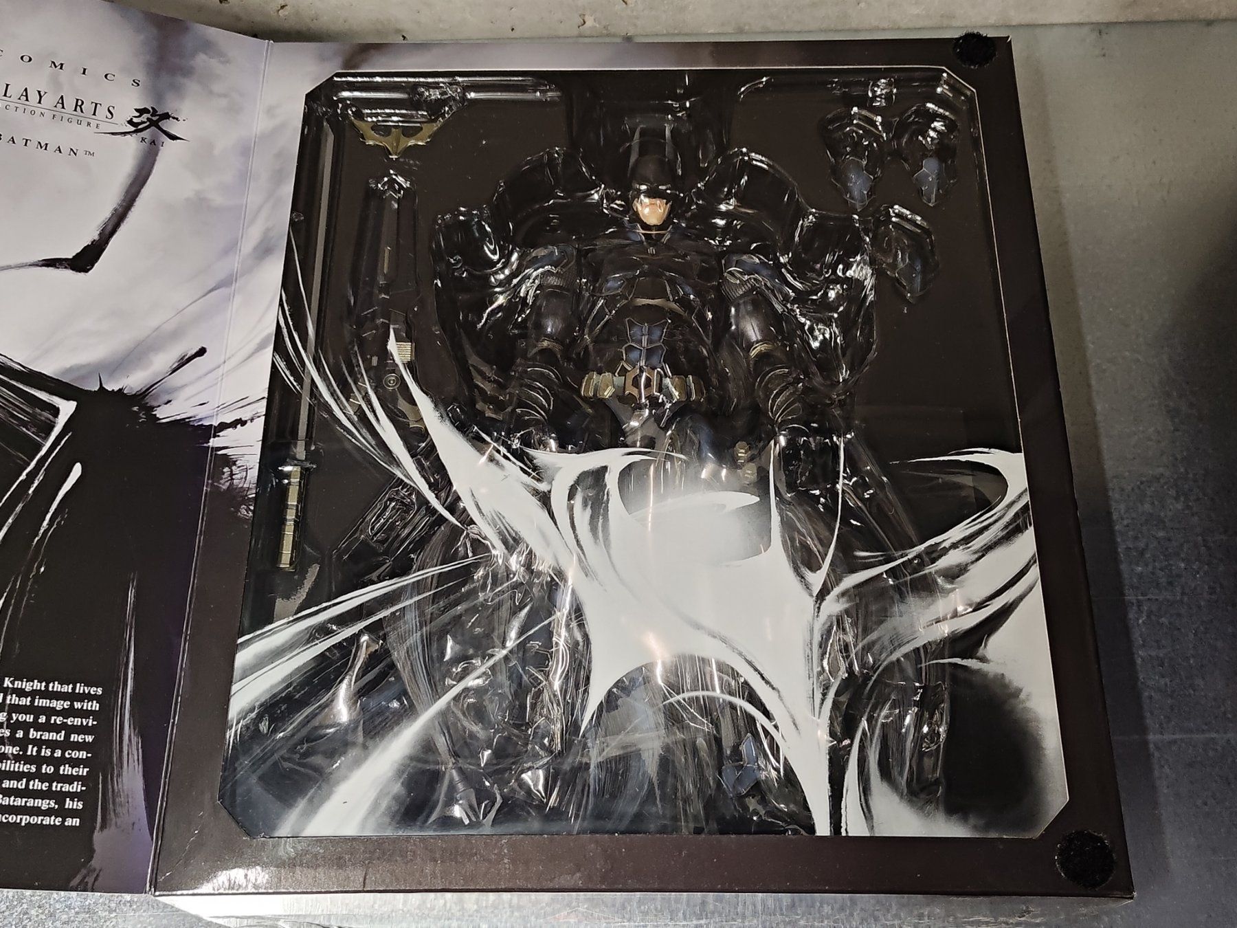 Statuette: Batman No. 1 Variant Play Arts Kai Figur – Usato da Sarmenstorf venduto da minakings 2