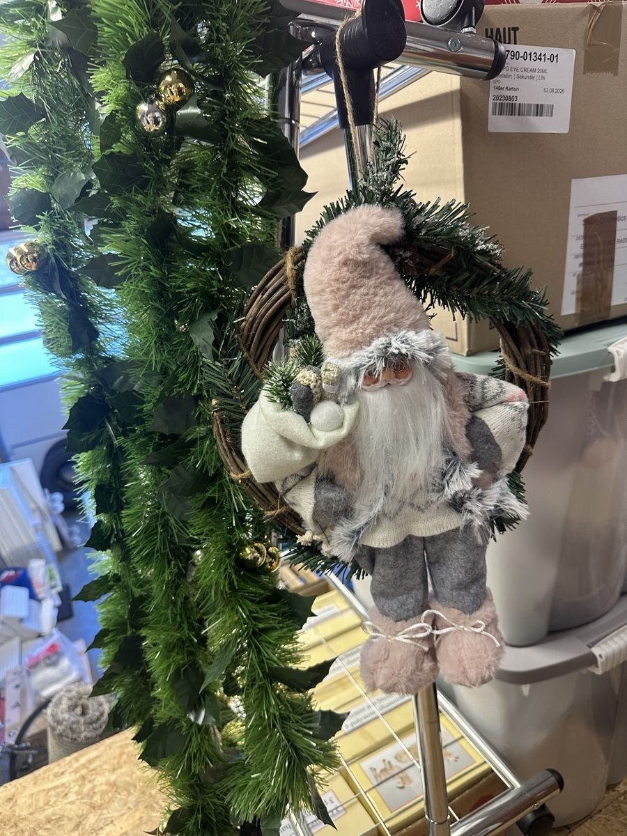 Toutes les décorations: Weihnachtskranz Neuwertig – D'occasion à Sevelen par Stopglobal.