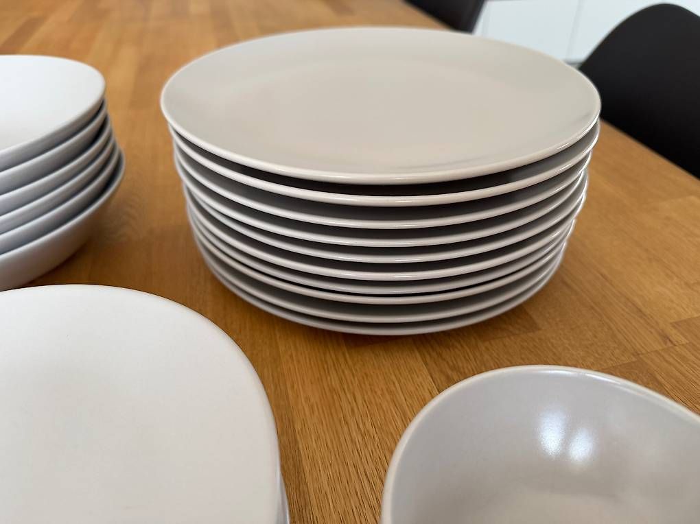 Ikea Services de table: Geschirrset in Hellgrau, modernes Design – Neuf (Voir description) à Stein AG par noahstr 3