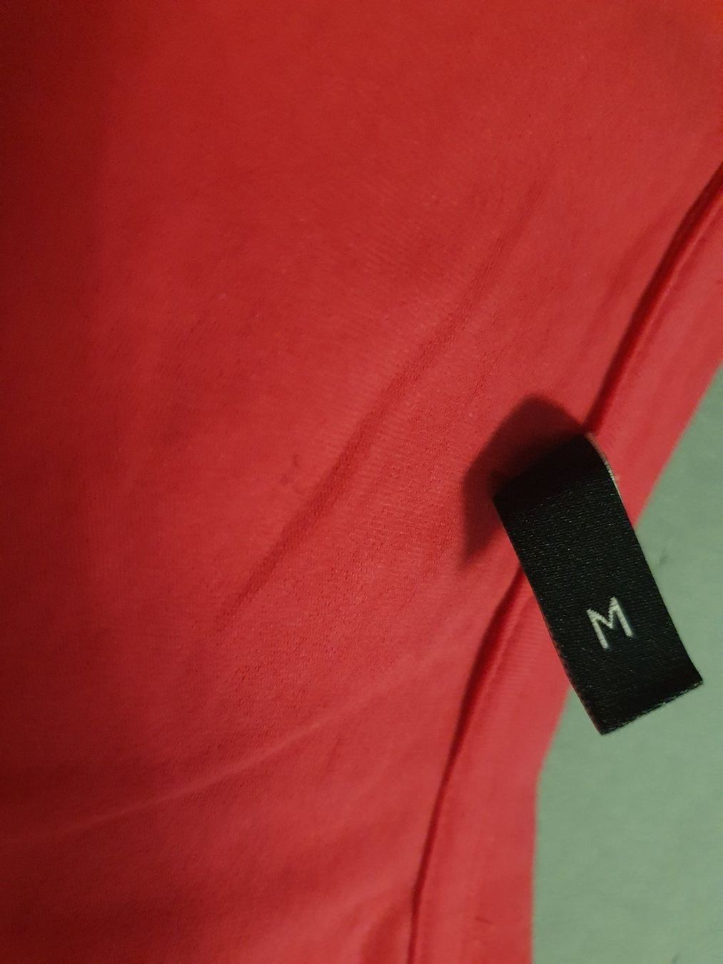 T-shirt: Tshirt fushia unkut taille M – Nuovo (secondo la descrizione) da Versoix venduto da aline_b 1