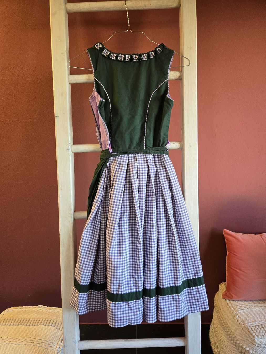 Costumi: Dirndl Set dirndl.com Grösse 34 mit Bluse Grösse 36 grün – Usato da Gutenswil venduto da Spomi 6