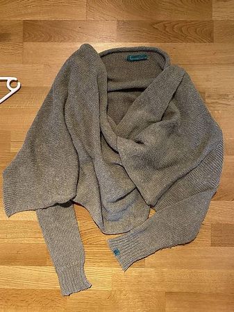 Schicke Woll-Wickeljacke Swisslaundry