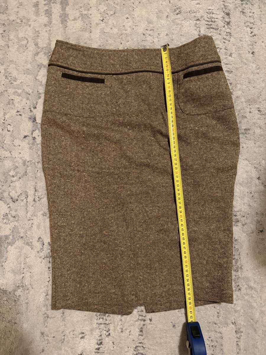 Dolce & Gabbana Gonne: D&G Wool Skirt - Elegant Designer Style – Usato da Zürich venduto da kas_g26m 1