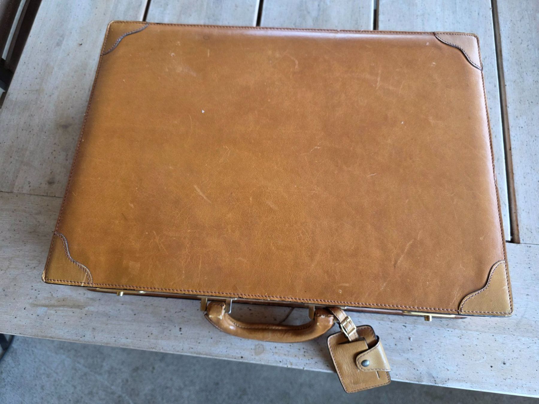 Valises de voyage: Vintage Leder Koffer Aktenkoffer – D'occasion à Walterswil BE par Lonitti 1