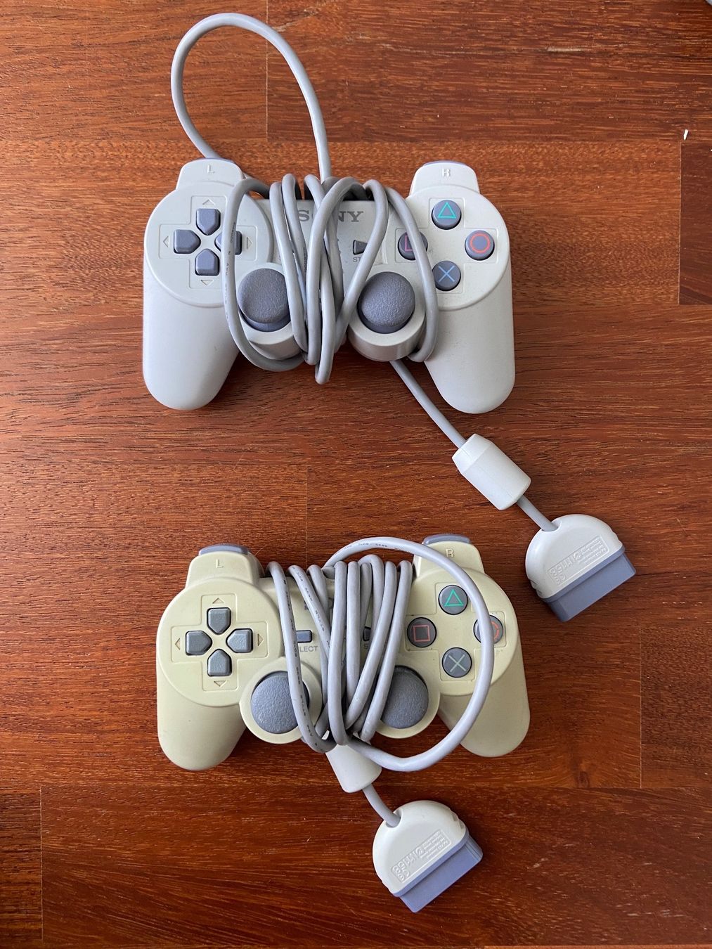 Sony Konsolen: Playstation PSone (inkl 2 Controller und 2 Games) – Gebraucht aus Wangs von scheloli 3