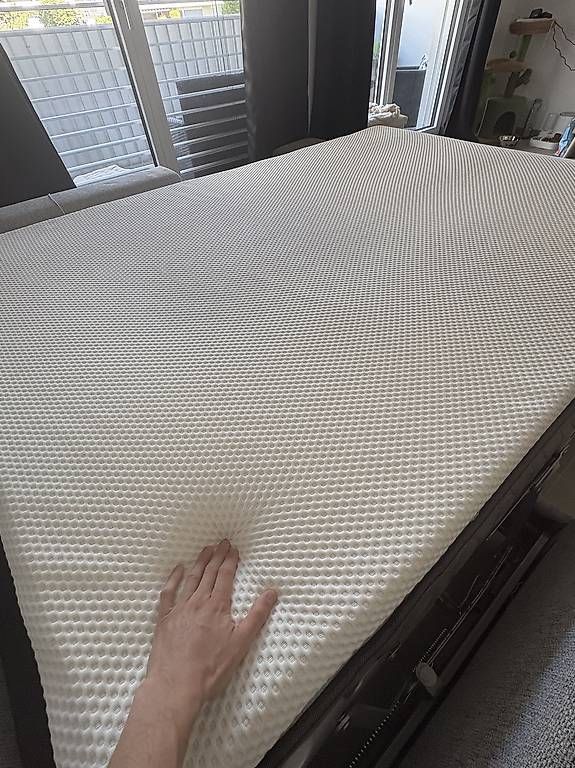 Ikea Matelas: Surmatelas 140x200cm à mémoire de forme – D'occasion à Conthey par arn_bv7m 1