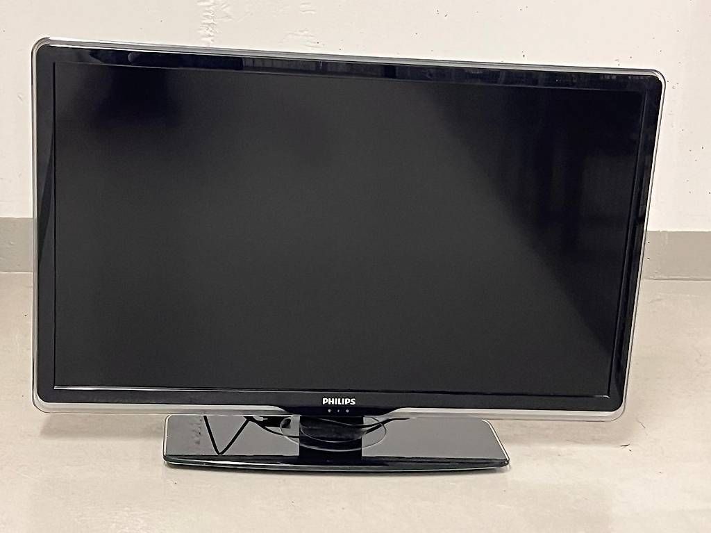 Appareils TV: Philips 40" Full-HD TV mit Ambilight  – D'occasion à Unterägeri par michi_780