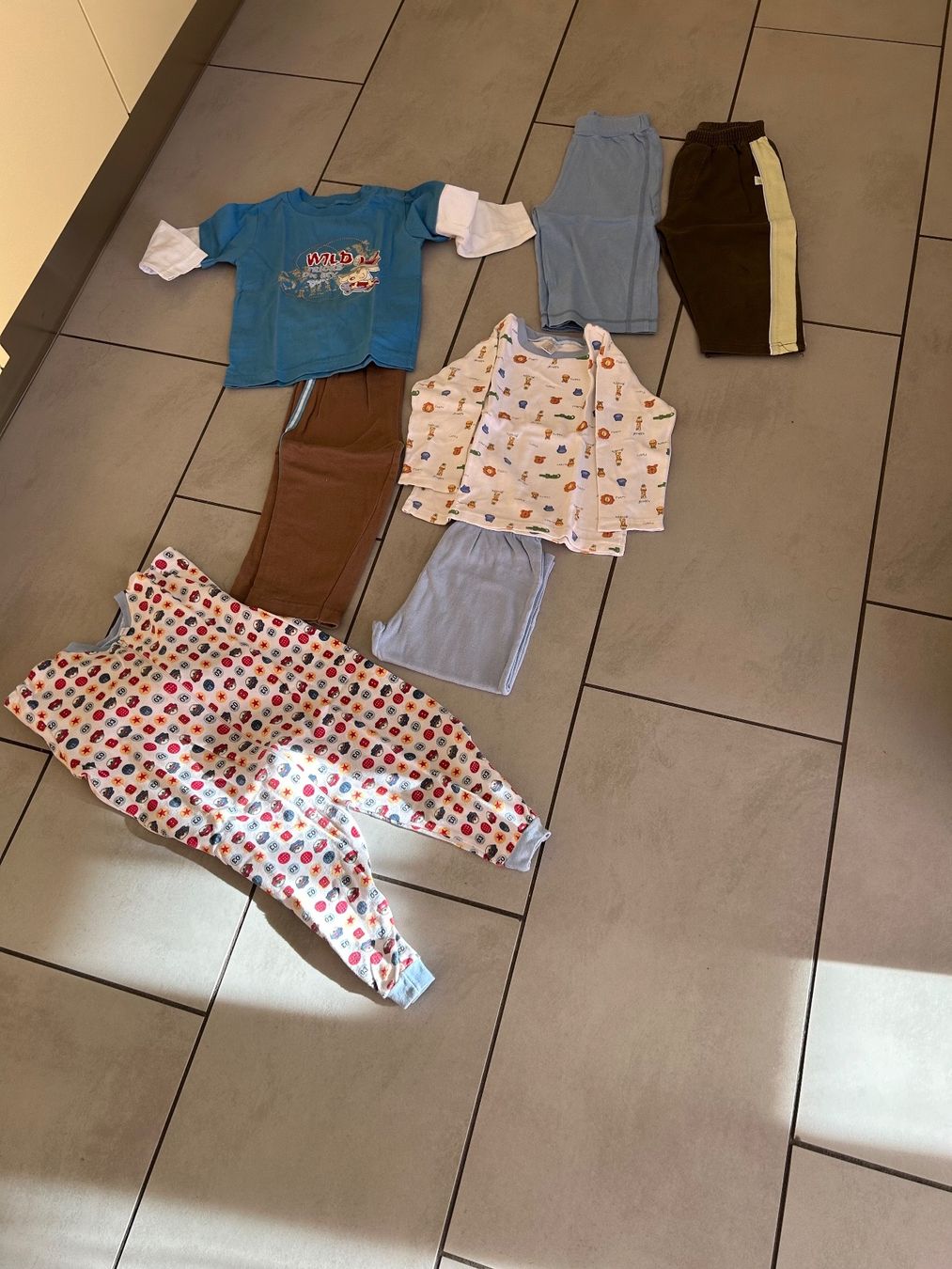Lotti & Set di vestiti: Kleiderpaket grösse 86/92 – Usato da Trimbach venduto da gregy69s 2