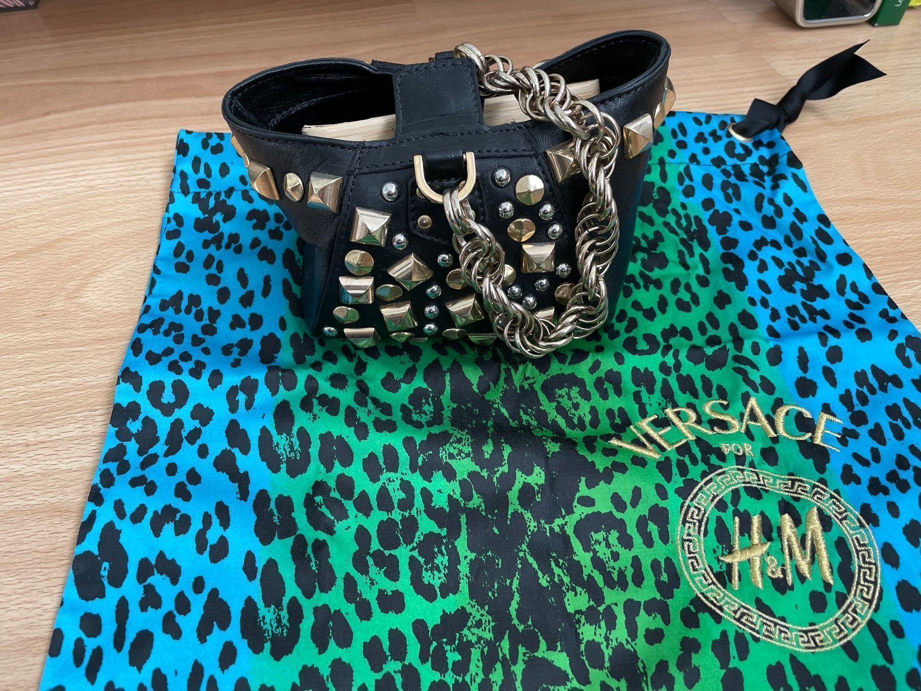 Taschen für Damen: Versace for H&M rockige Nietentasche – Neu (gemäss Beschreibung) aus Zürich von Pony74 2