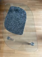 Couchtisch Glas Granit Metallsäulen