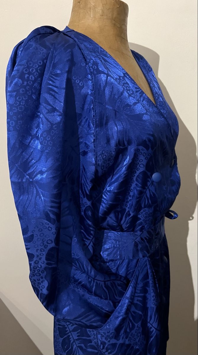 Vestiti: Robe en soie vintage  – Usato da St-Pierre-Clages venduto da ste_xk6p 3