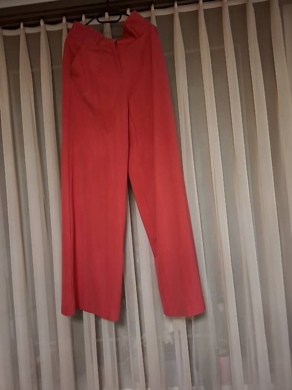 Pantaloni: Damen Hose Pink – Usato da Birsfelden venduto da Vic_toria 2