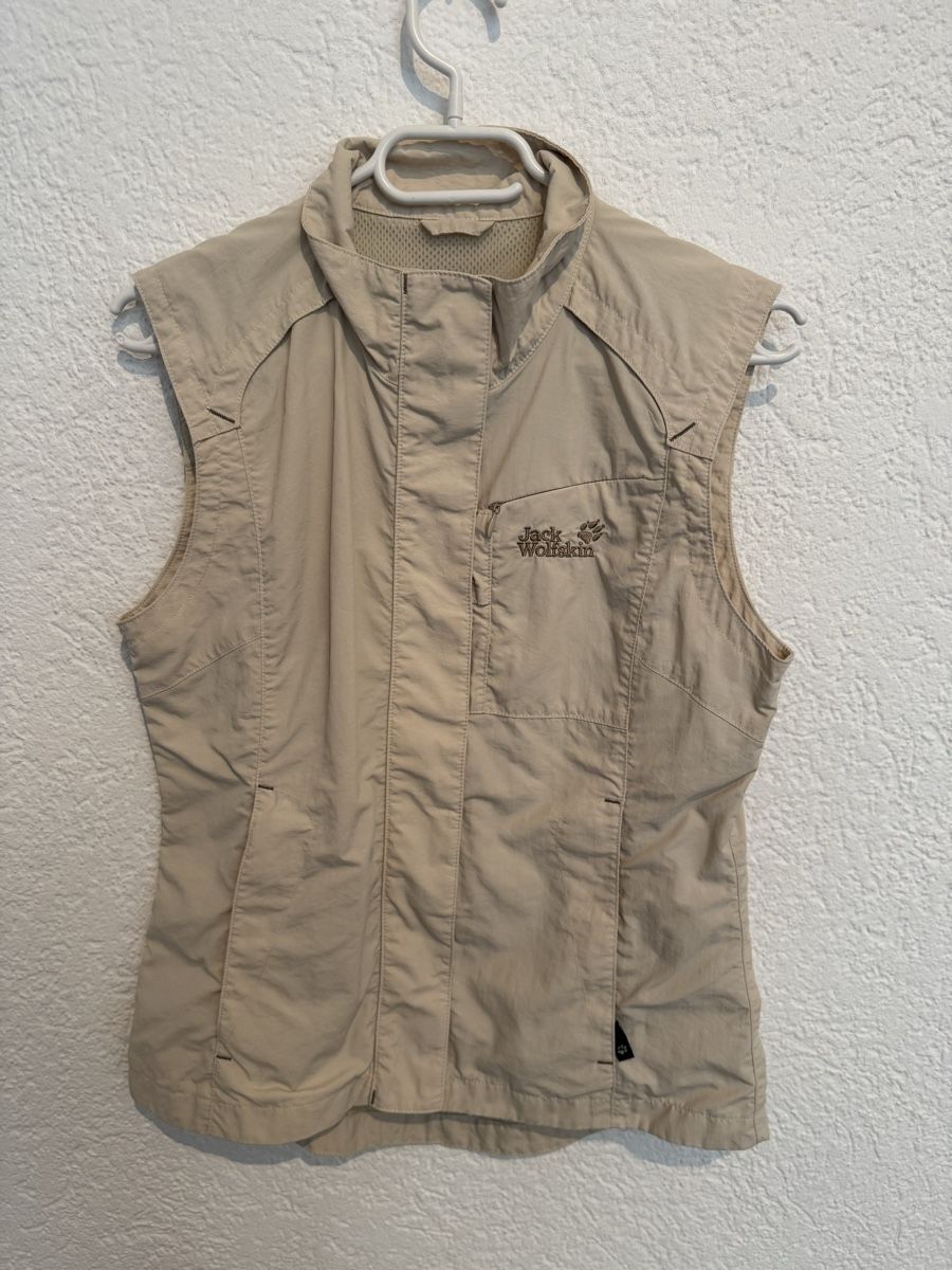 Jack Wolfskin Gilets & Westen: Jack Wolfskin Weste Gilet beige Gr. S – Gebraucht aus Fislisbach von KolibriSecondhand