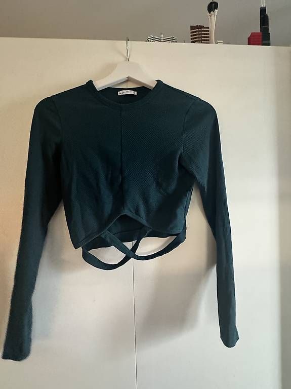 Tops: Crop tops  – Gebraucht aus Hünenberg See von luc_lxp9 2