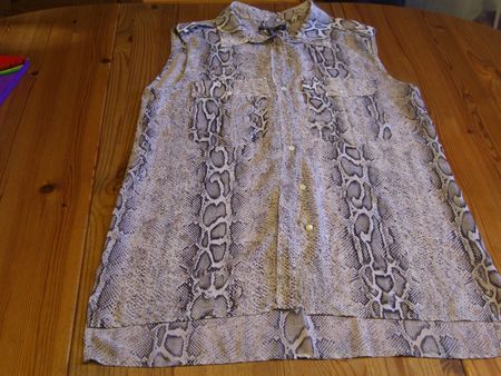 tolle,lange Bluse,ärmellos, animalprint