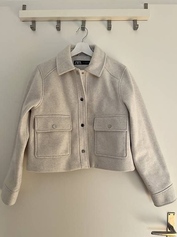 Giacche: ZARA Jacke in Beige, Grösse M – Usato da Zürich venduto da Imaime