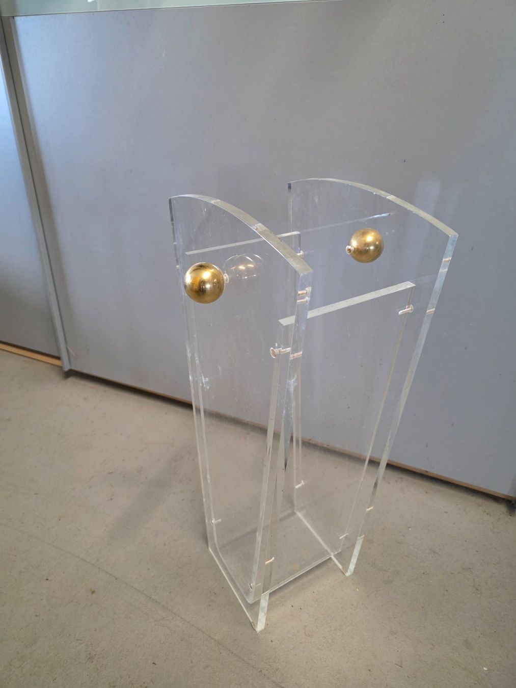 Altri mobili per ufficio: Vintage Designer Acryl Glas Plexi Schirm Ständer – Usato da Walterswil BE venduto da Lonitti 3