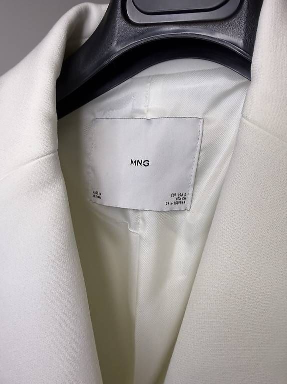Giacche: Mabtel von Mango in weiss. – Nuovo e nell'imballaggio originale da Schlieren venduto da pde_l8td 1