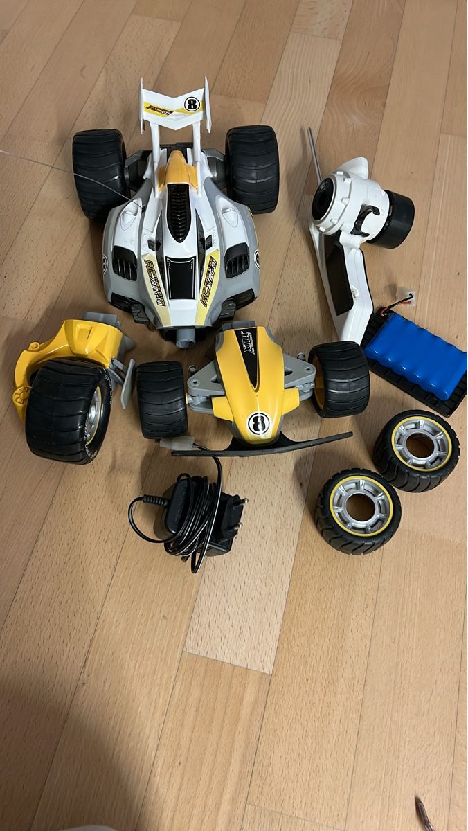 Spielzeuge: XTRC Xtreme Transforming RC Auto - Geländegängiger Spass – Gebraucht aus Vaduz von Snooki6