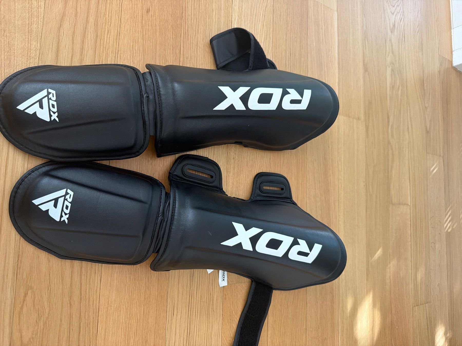 Protezioni & Imbottiture: RDX Schienbeinschoner Kickboxen Gr S – Nuovo (secondo la descrizione) da Rümlang venduto da Flaviia_