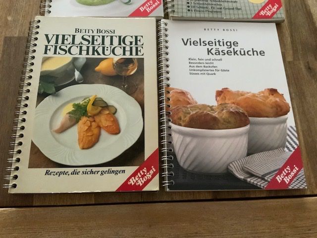 Libri: Kochbücher, 4 Stück, Top Zustand, – Usato da Schübelbach venduto da S1CH 2