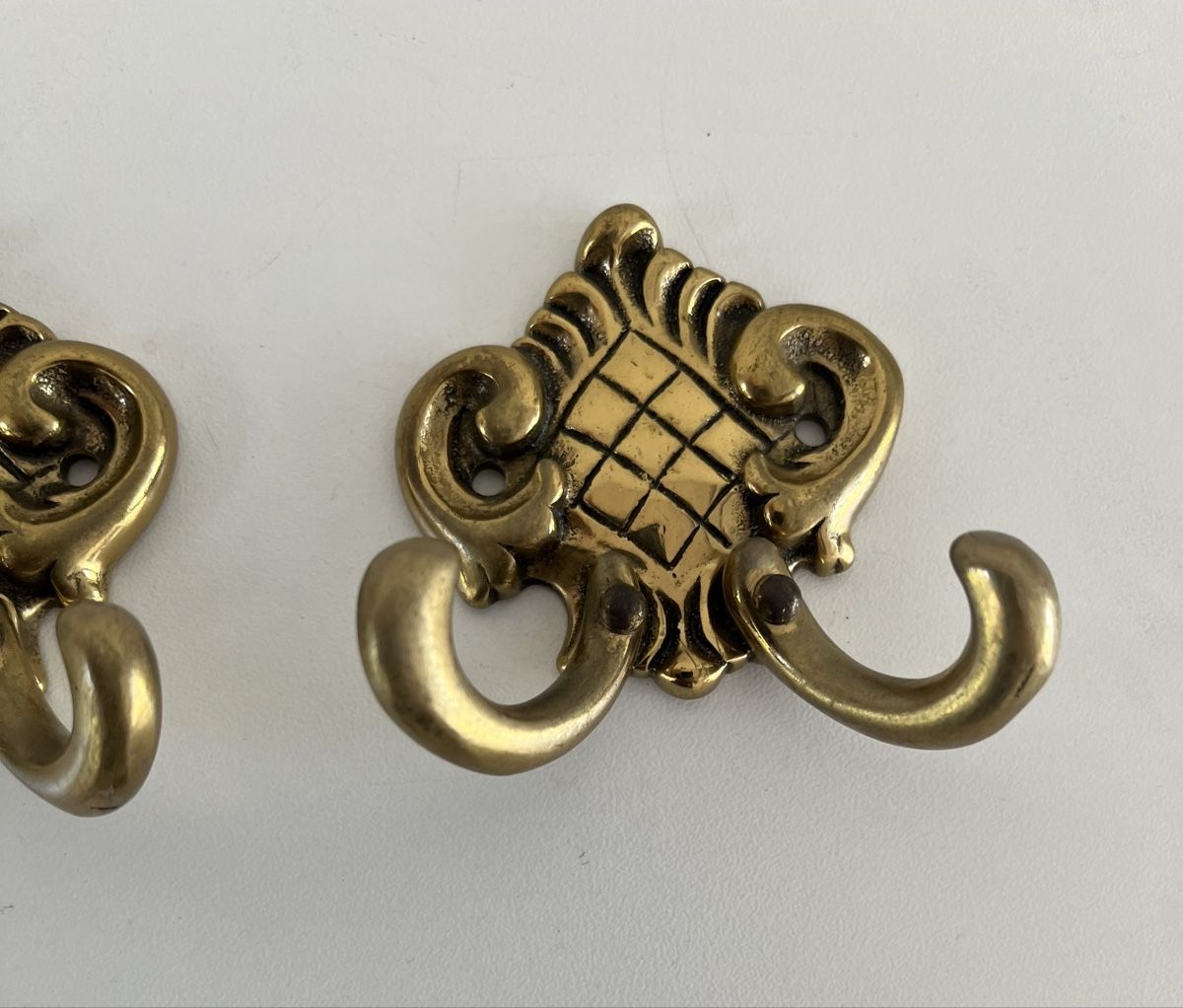 Quincaillerie: 4 Stk. Doppelhaken aus Messing – D'occasion à Wetzikon ZH par seli03 4