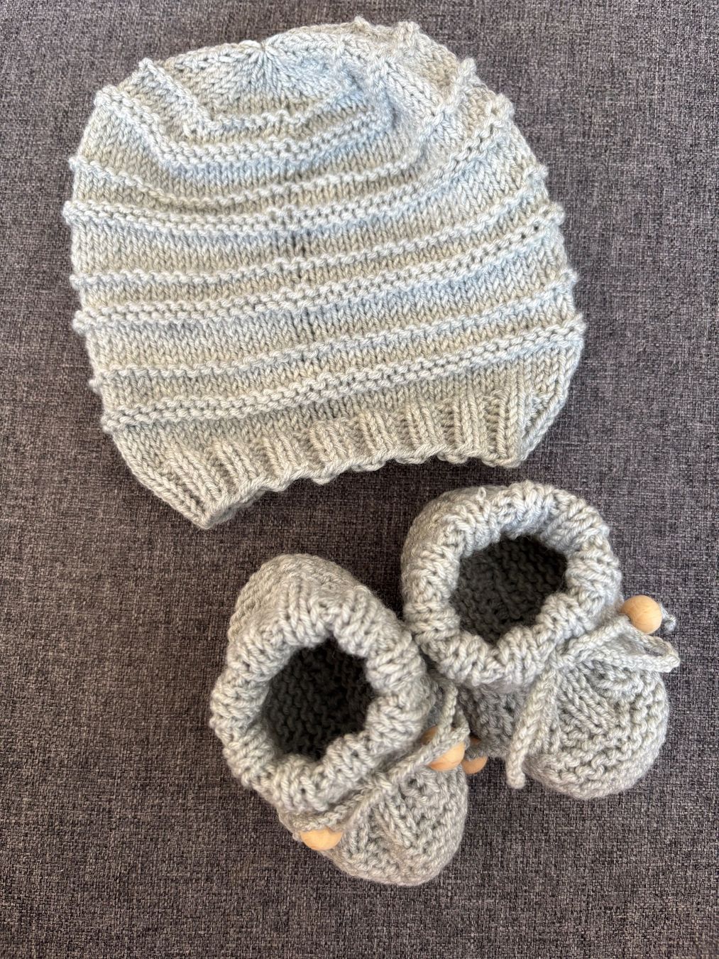 Chaussettes enfants: Finkli mit Käppli hellgrau – Neuf (Voir description) à Chur par Handkreativ
