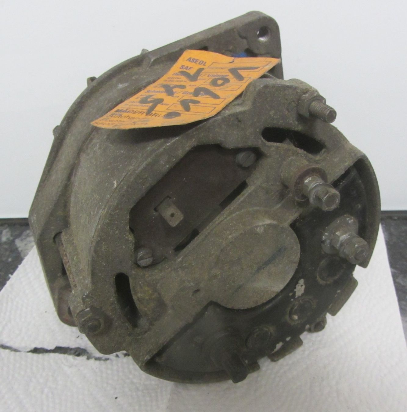 Volvo Tutti pezzi di ricambio auto: Alternator Bosch, Volvo 145, Jg. 1973 – Usato da Egliswil venduto da chroetli22 4