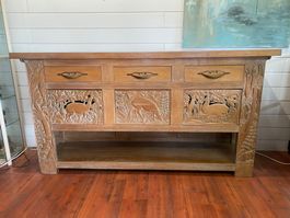 Handgefertigtes, antikes Holz Sideboard geschnitzt
