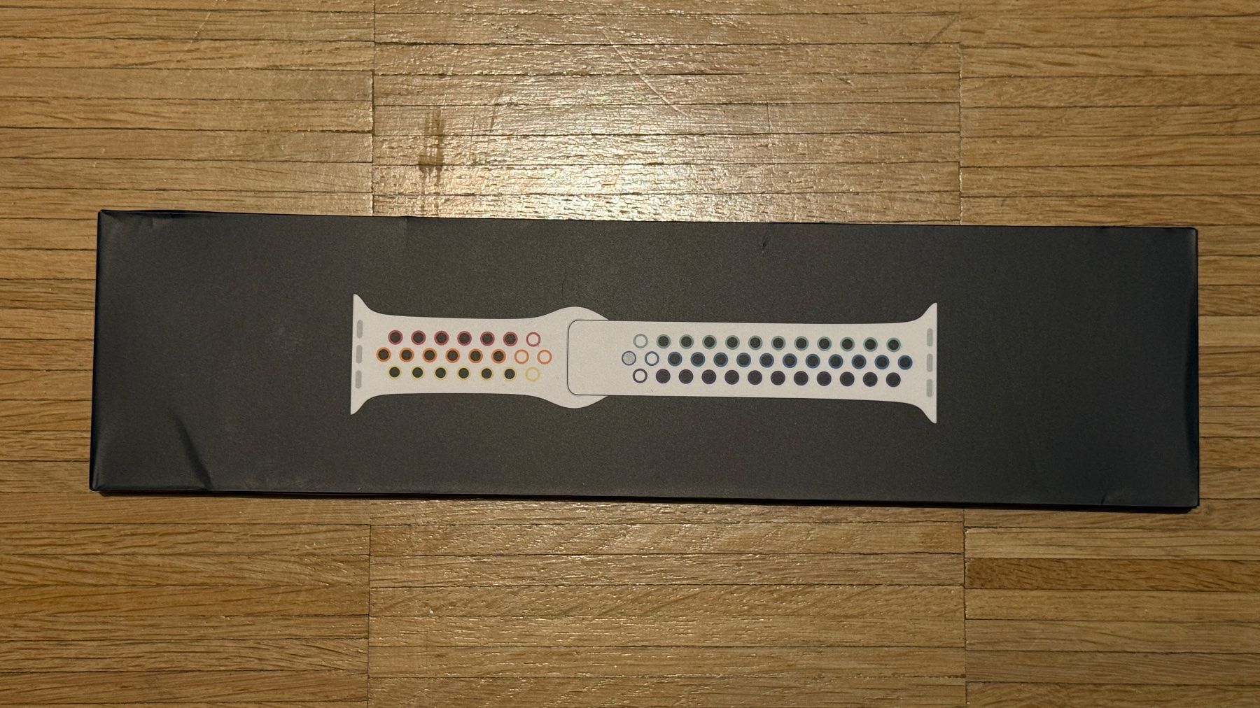 Apple Bracciali & Braccialetti: Apple Watchband "Pride" Nike 39mm – Usato da Pratteln venduto da Tamashii