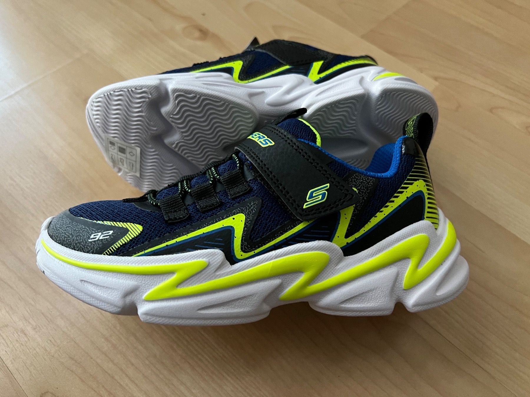 Schuhe für Jungen: Neue Skechers Grösse 31 – Neu (gemäss Beschreibung) aus Wohlen AG von manchebo 2