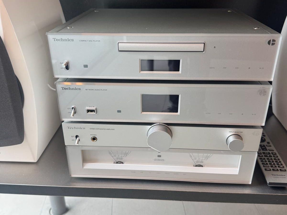 Technics Lettore multimediale & Streamer: Technics HiFi Komponenten System C700 inkl. Lautsprecher – Usato da St. Gallen venduto da haeberlitv.ch 1