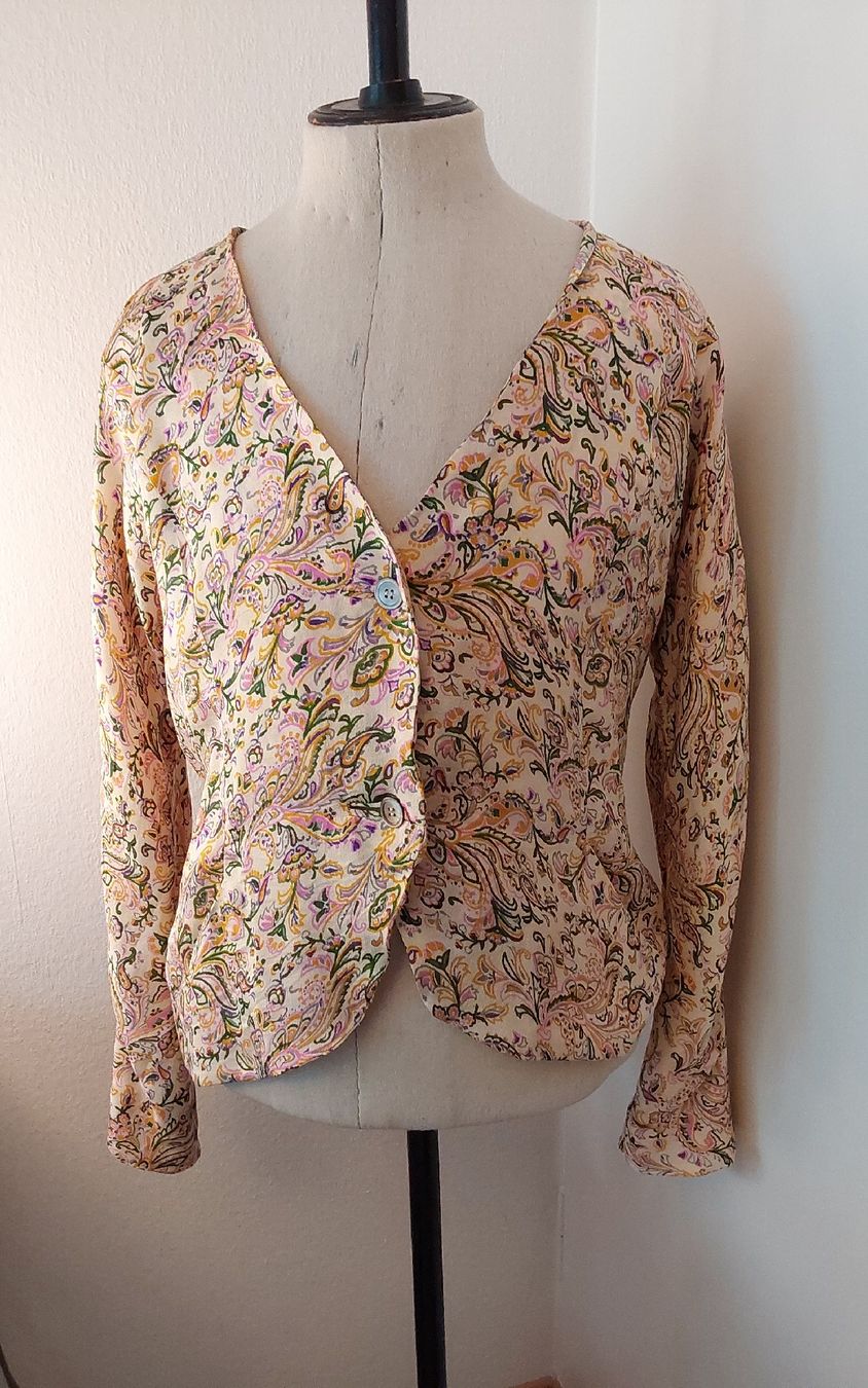 Jacken: Blazer Jacke Seide Vintage 42 – Gebraucht aus Köniz von scopello12